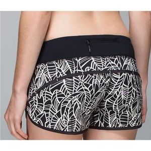 Lululemon Speed Up Low-Rise Lined Short 2.5 Size 6